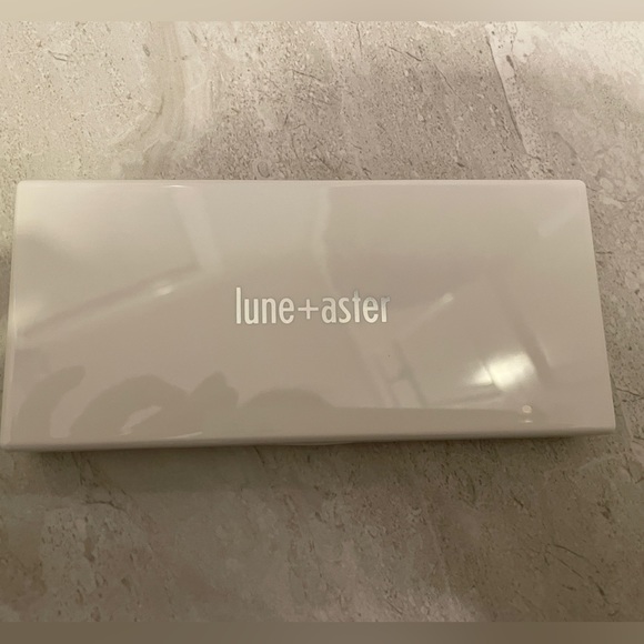Lune+Aster Bronzer and Go Palette - Picture 3 of 4